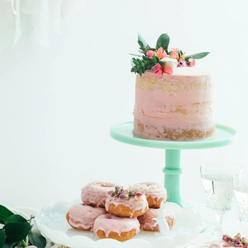 Naked cake rose